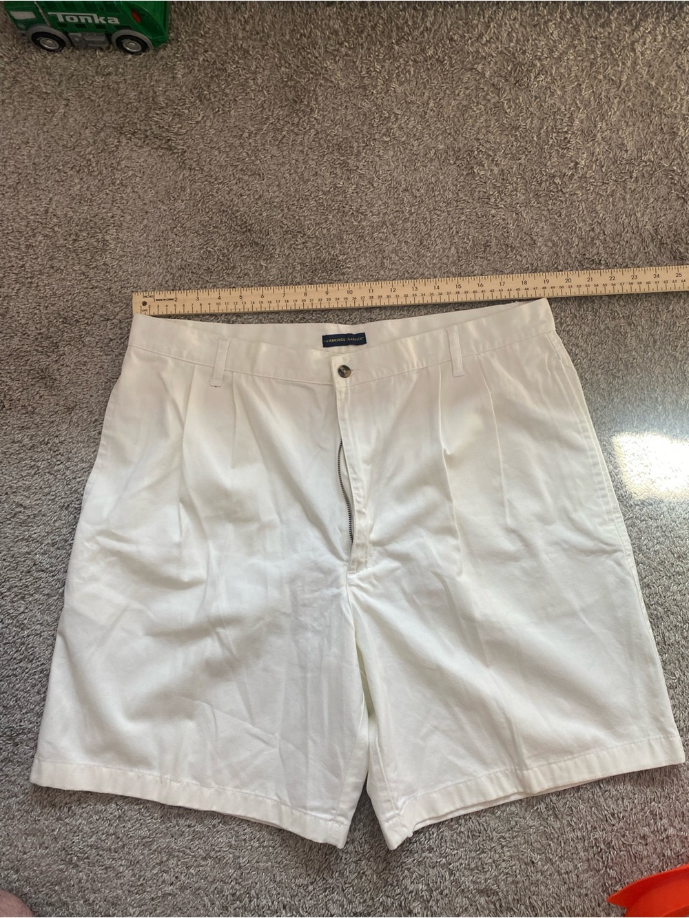 Men's White Reverse Double Pleated Shorts - Cambridge Classics